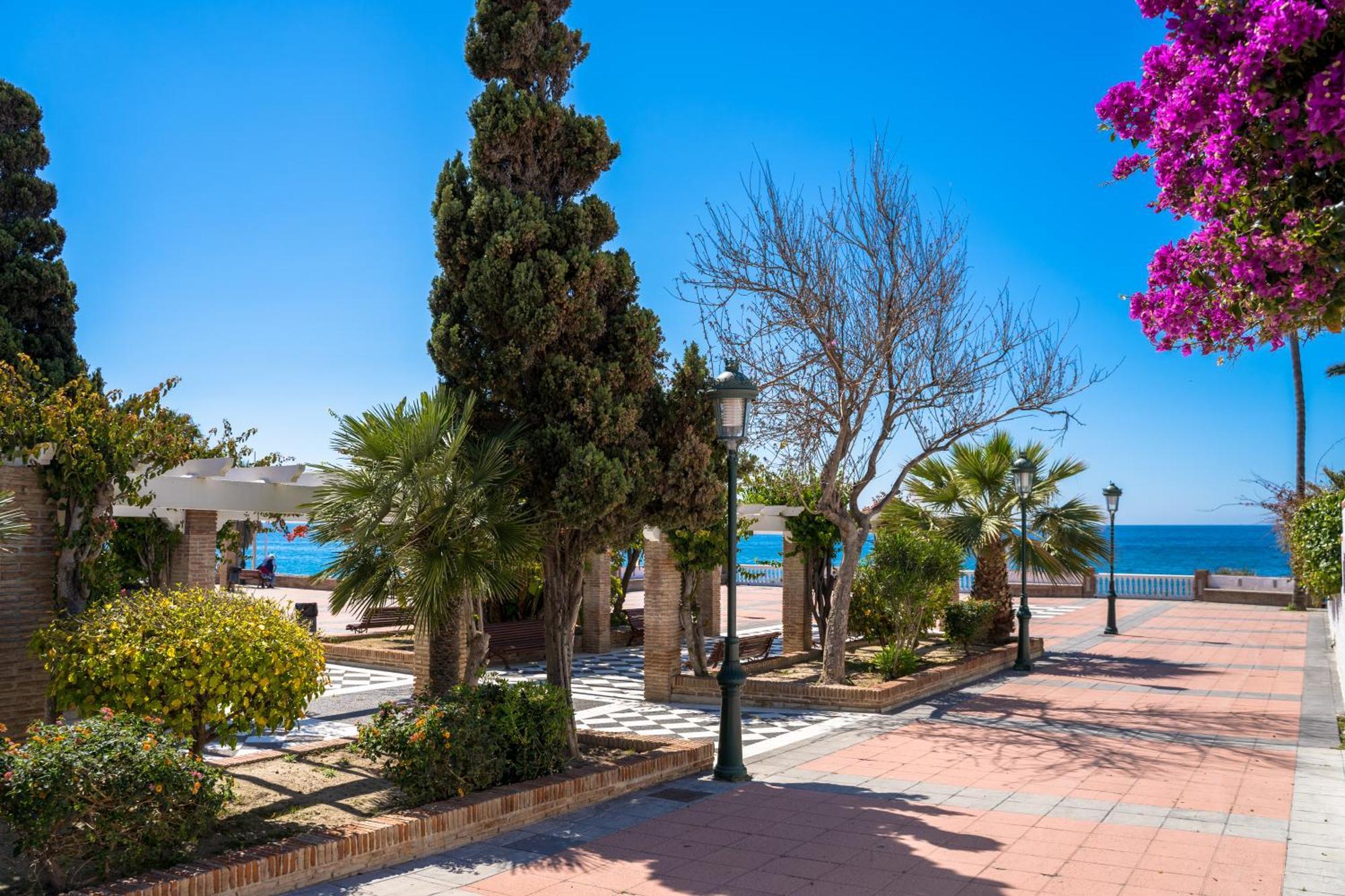 Torrecilla Sirena Beach Nerja Exterior photo